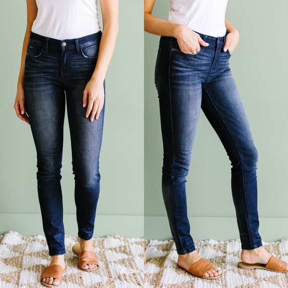 Judy Blue Stretchy Basic Skinny Jeans in Dark Wash - Picture 2 of 5